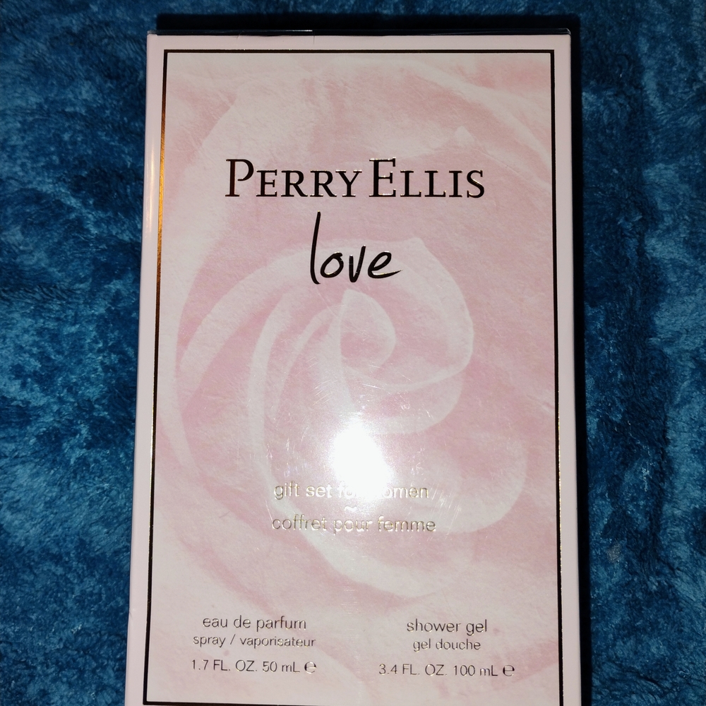 Perry Ellis Love Gift Set - Pink
